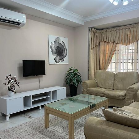 D'Lestari Homestay Seri Kembangan Kültér fotó
