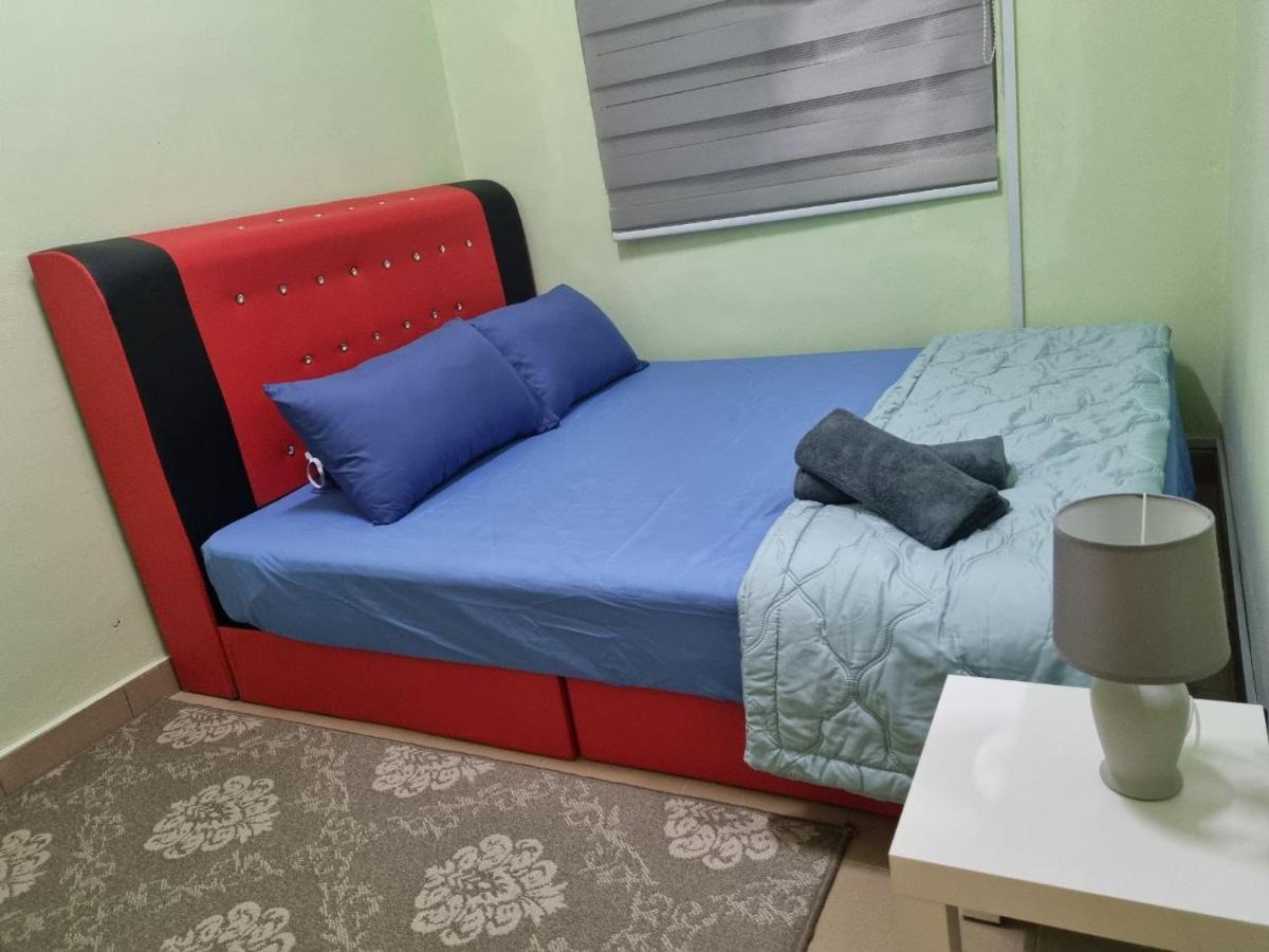 D'Lestari Homestay Seri Kembangan Kültér fotó