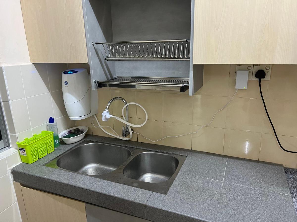 D'Lestari Homestay Seri Kembangan Kültér fotó