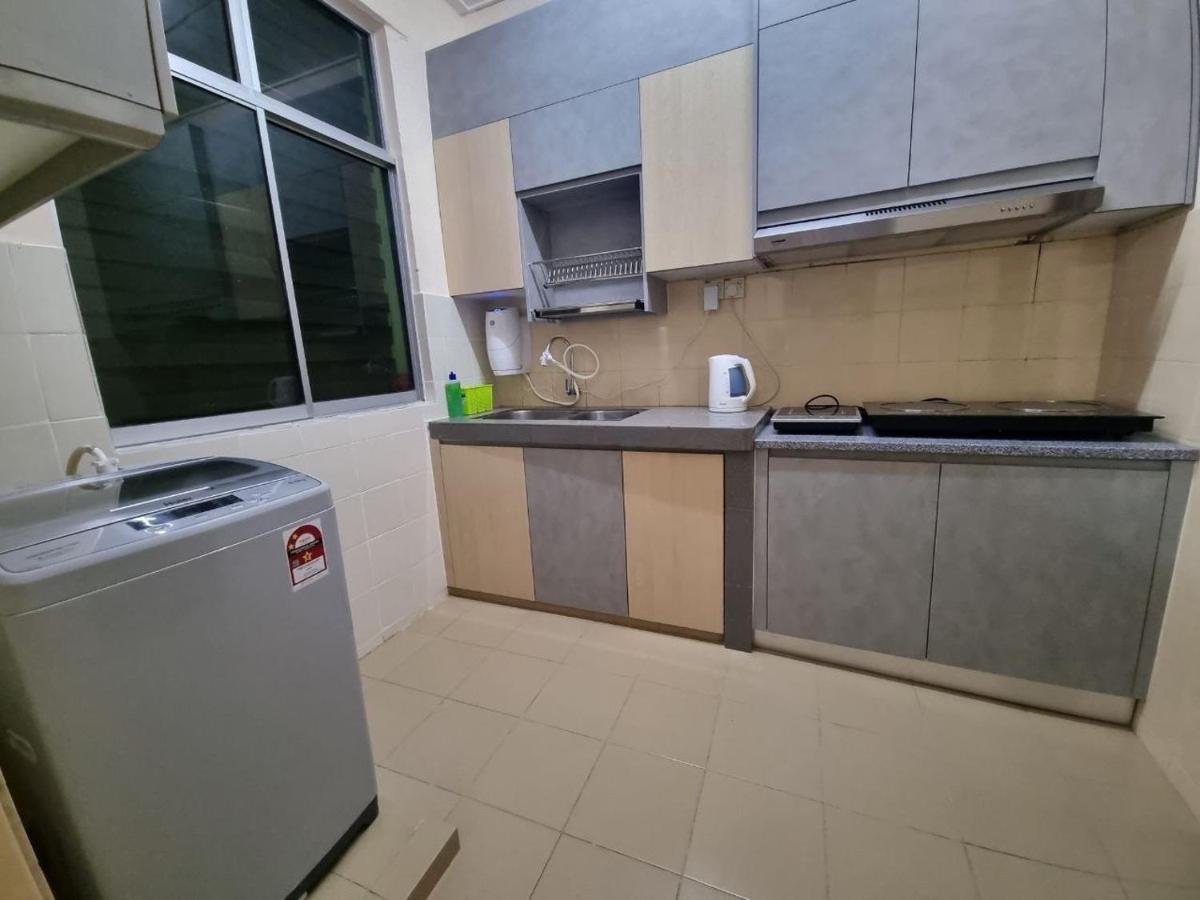 D'Lestari Homestay Seri Kembangan Kültér fotó