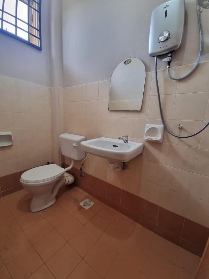 D'Lestari Homestay Seri Kembangan Kültér fotó